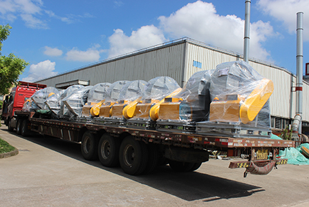 發(fā)貨現場-紹興天宏風機有限公司